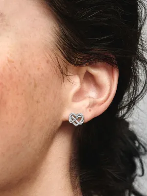 Pendientes de Botón Corazón Infinito Brillante